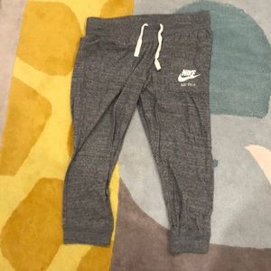 Nike crop jogger